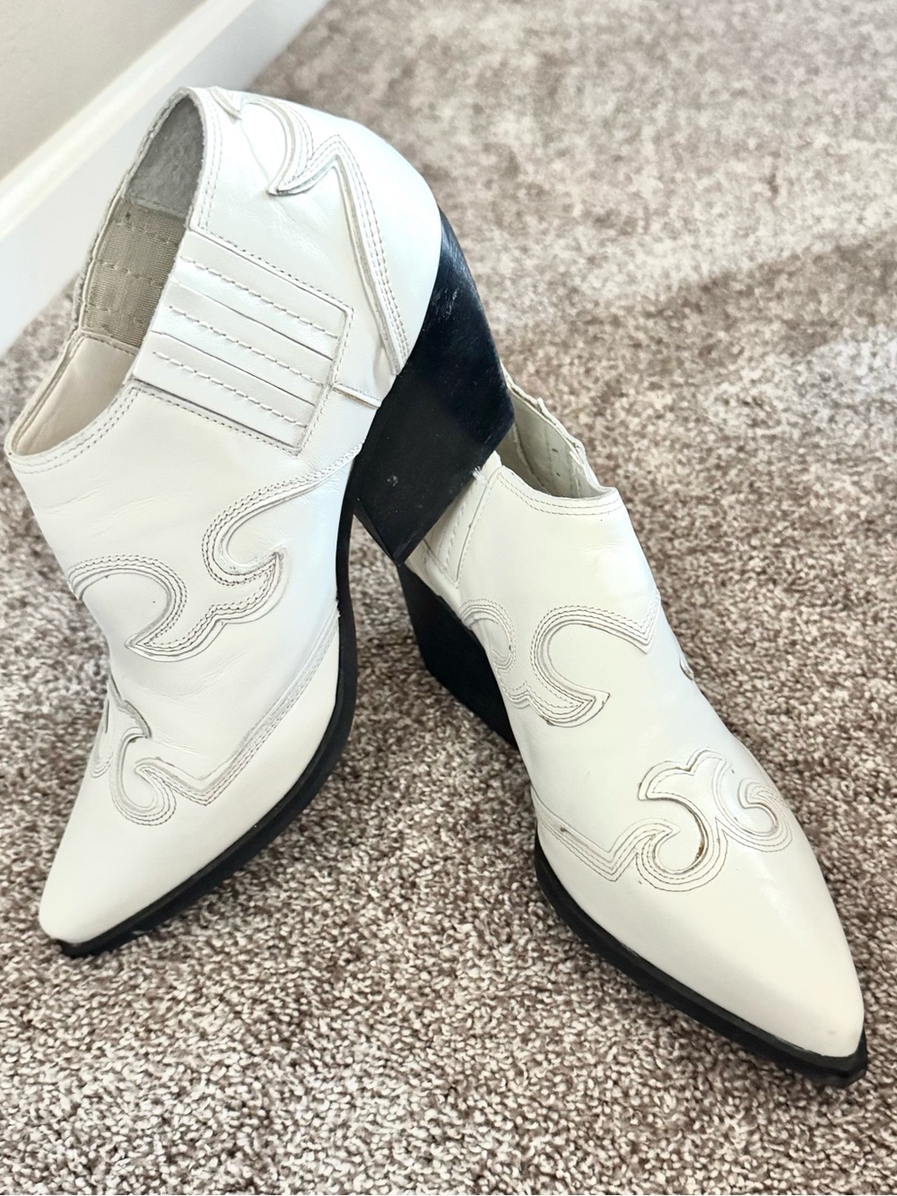 Steve Madden White Pointed Western Ankle Boots with Sculpted Heel